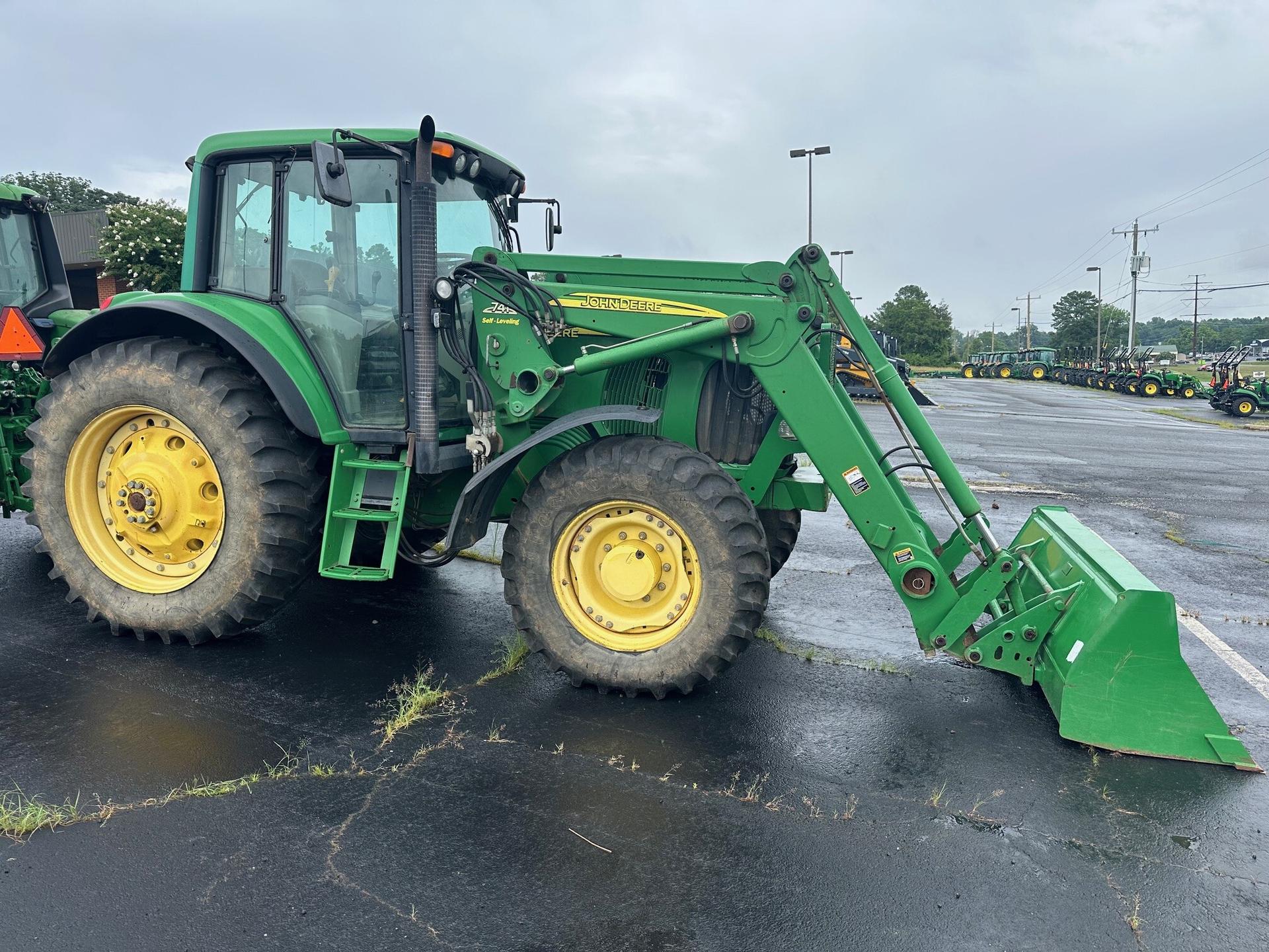 2005 John Deere 7220