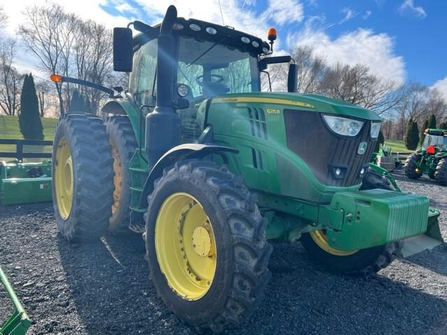 2015 John Deere 6215R