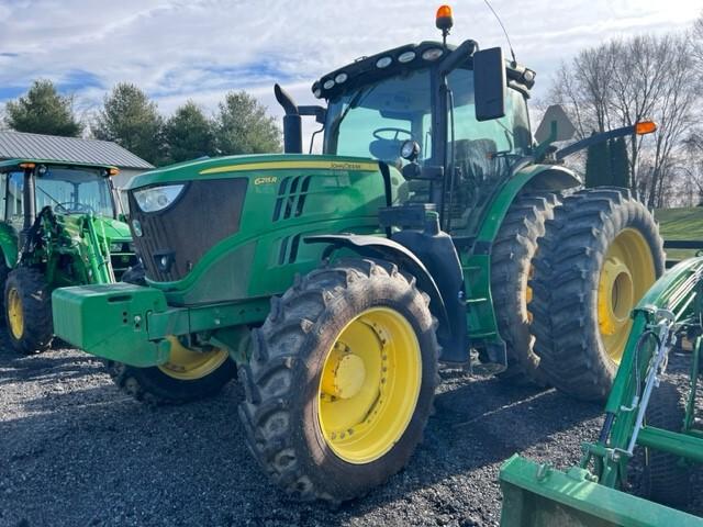 2015 John Deere 6215R