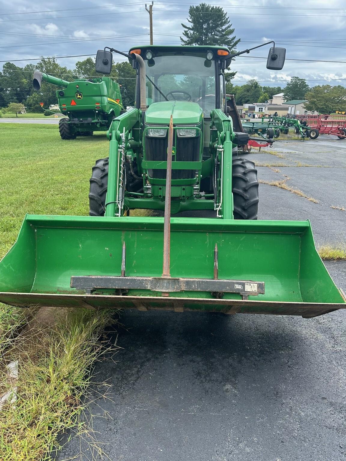 2013 John Deere 5100E