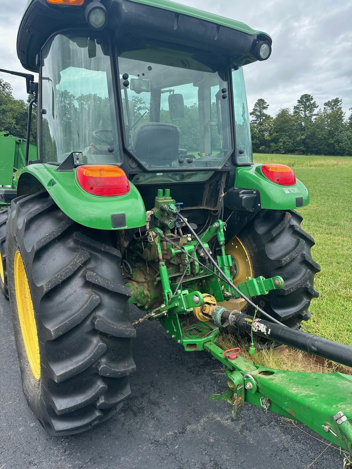 2013 John Deere 5100E