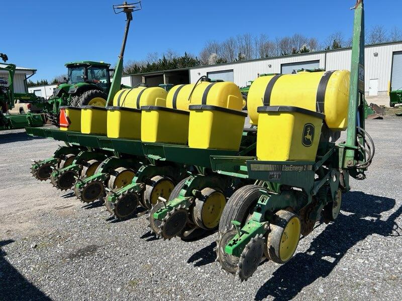 John Deere 7200