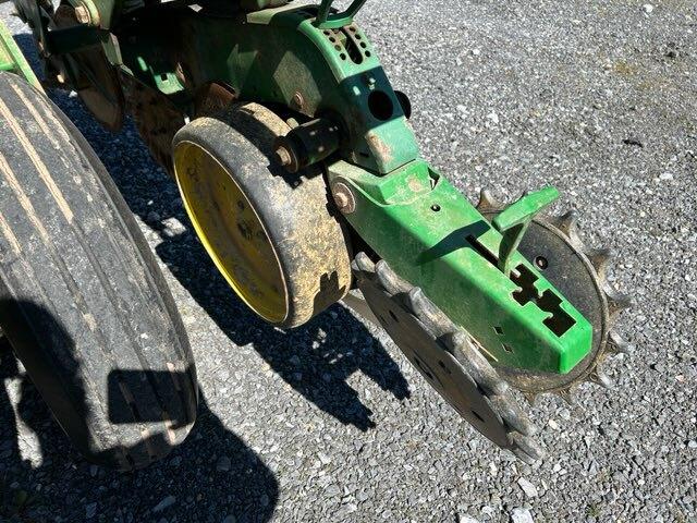 John Deere 7200