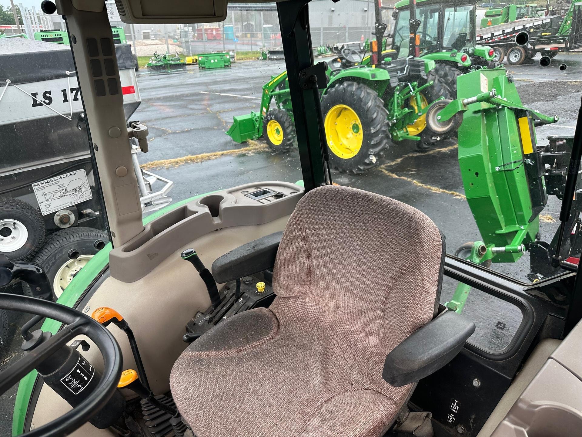 2014 John Deere 5055E