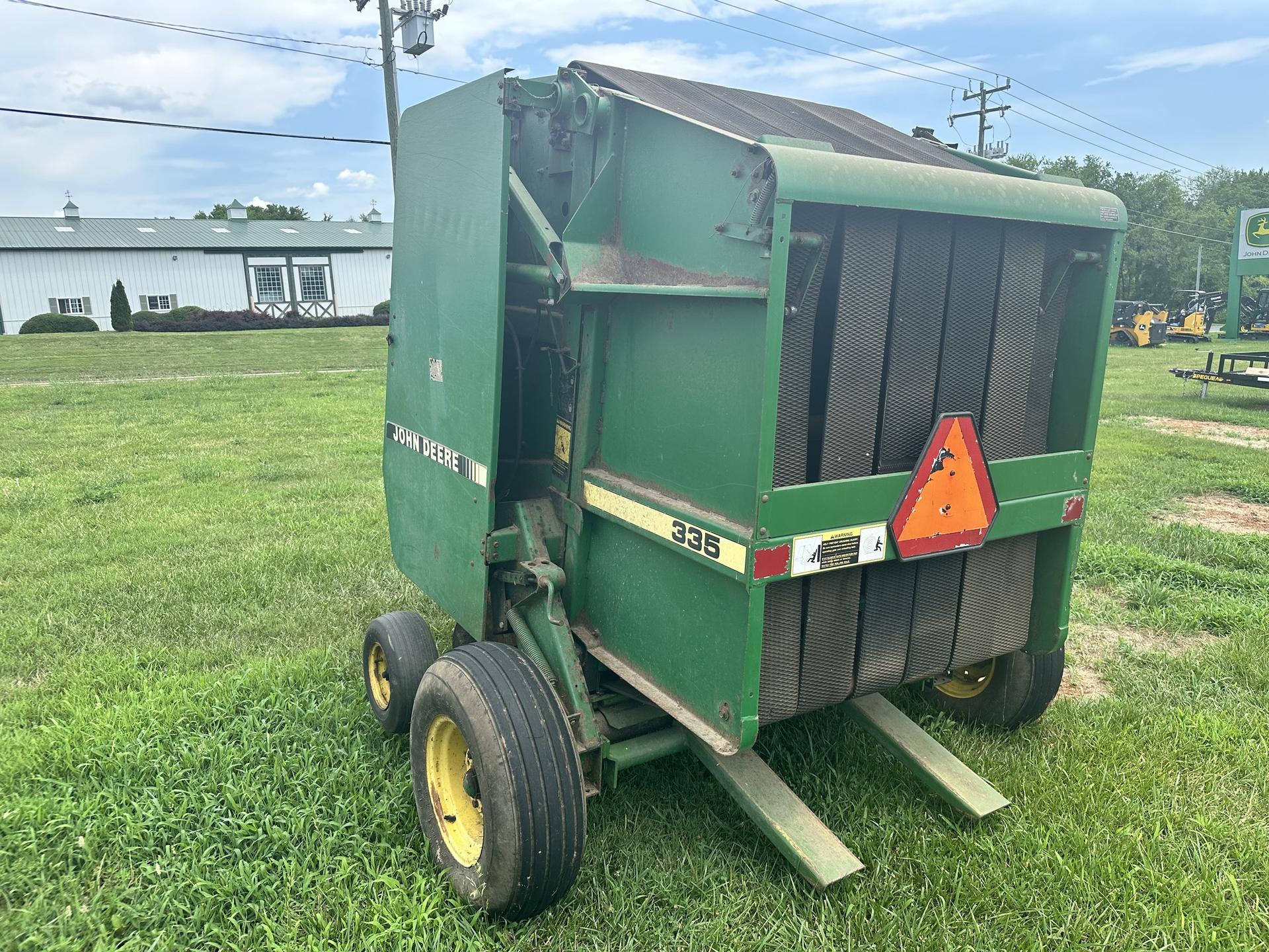 1985 John Deere 335