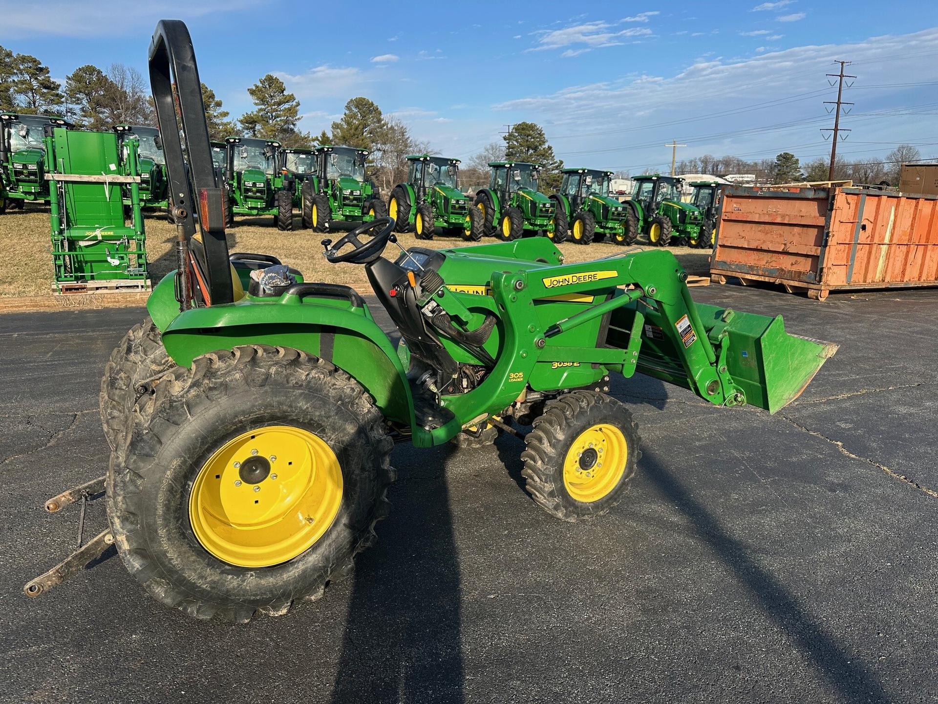 2014 John Deere 3038E Image