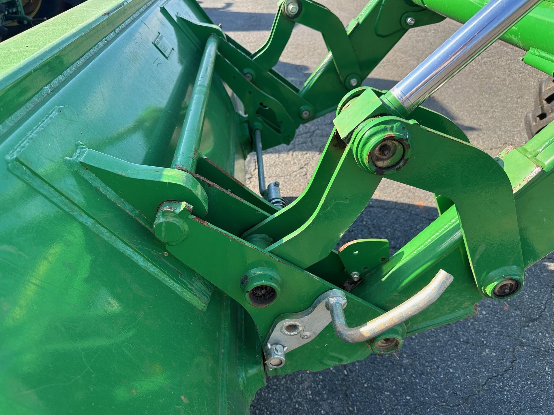 2019 John Deere 5075E