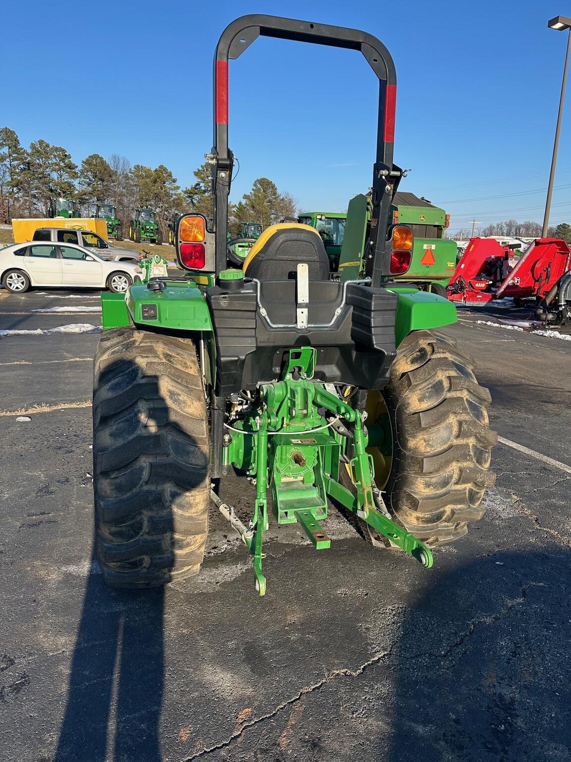 2015 John Deere 4052R Image