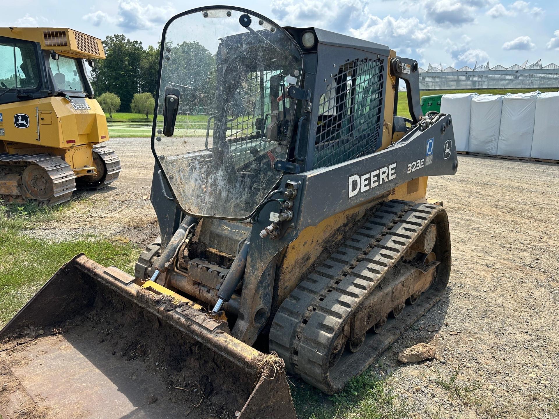 2015 John Deere 323E