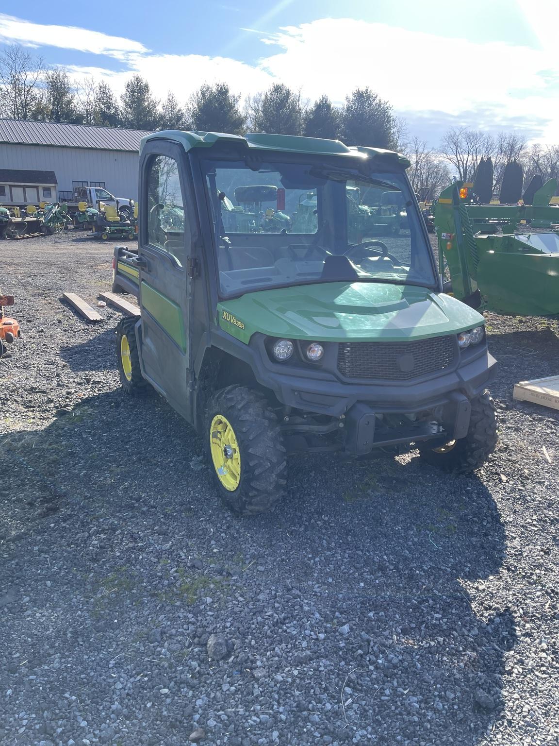 2021 John Deere 835R