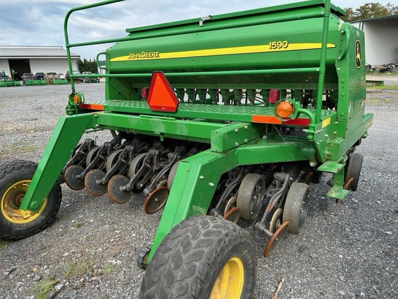 2018 John Deere 1590