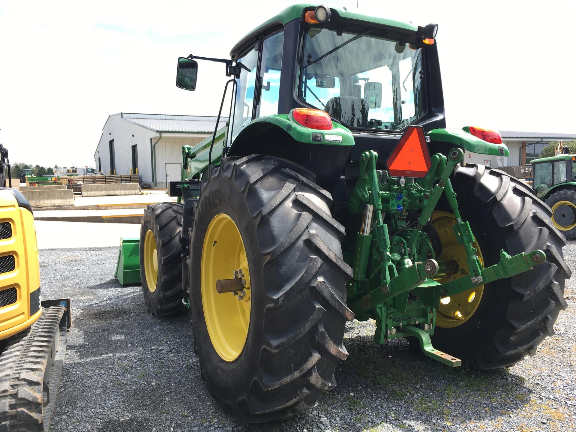 2016 John Deere 6155M