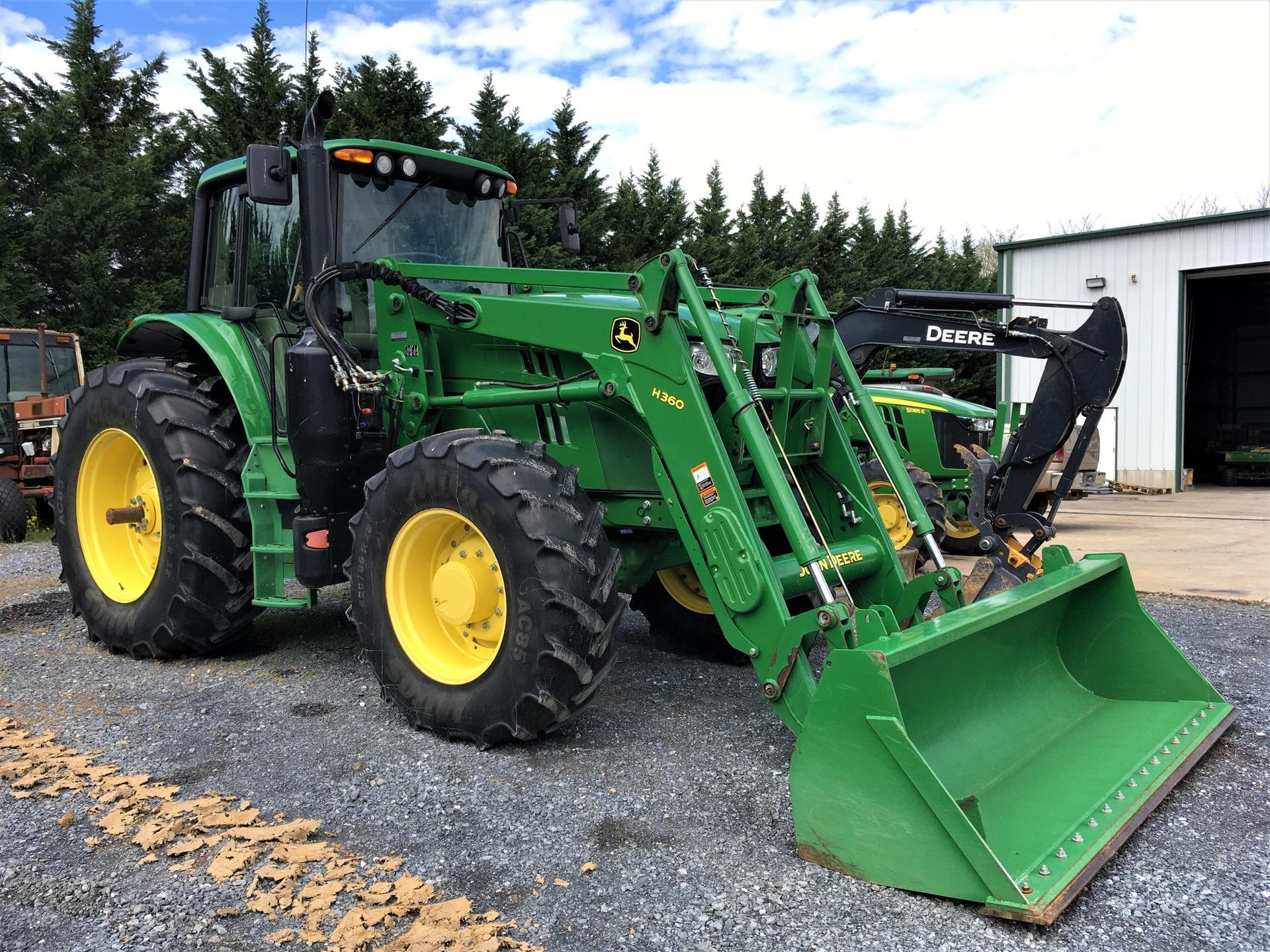 2016 John Deere 6155M