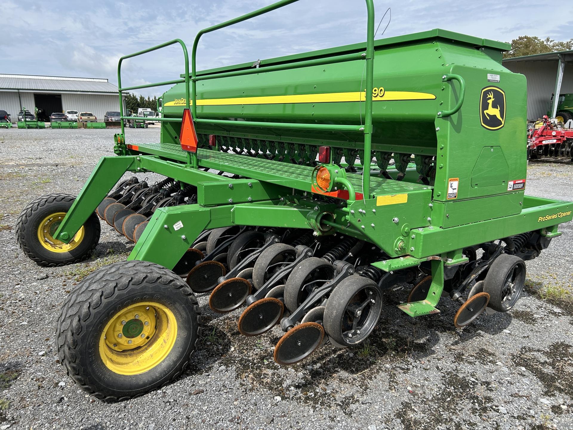 2019 John Deere 1590