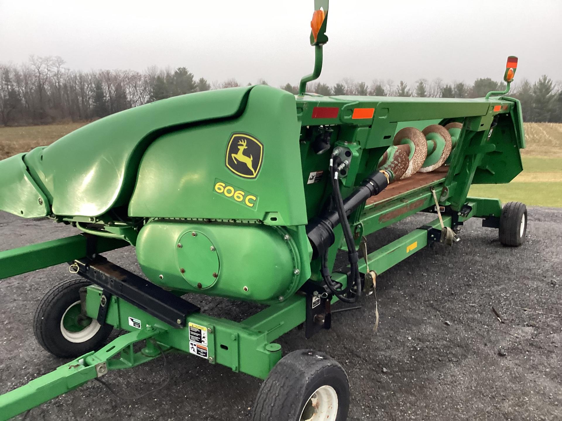 2012 John Deere 606C Image