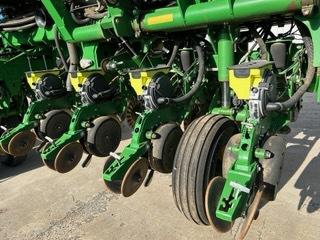 2016 John Deere 1795