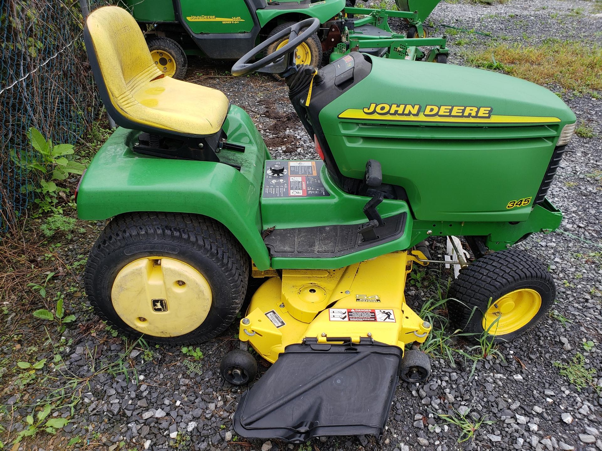 1998 John Deere 345