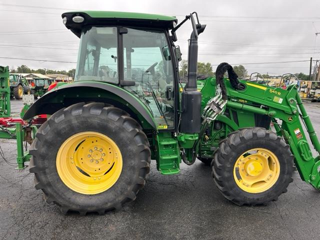 JD 5115RUT with Loader