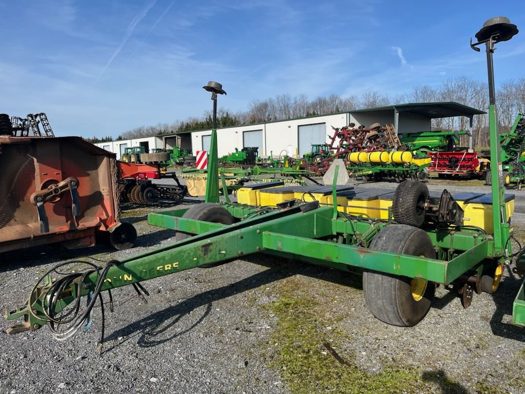 1993 John Deere 7240 Image