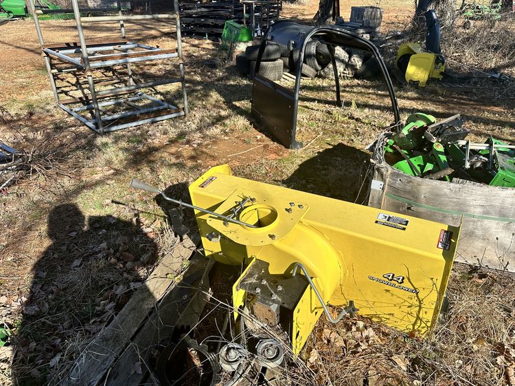 2016 John Deere 44″ SNOWBLOWER X300,X500,X520 Image