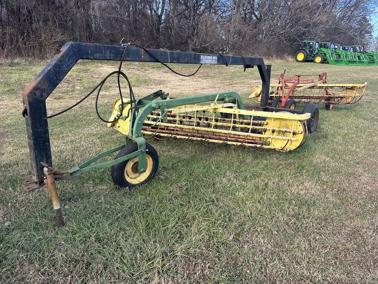 John Deere 64 & New Holland 256 Image